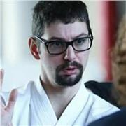 Sono di Legnano (Milano). Sono un tutor non un professore